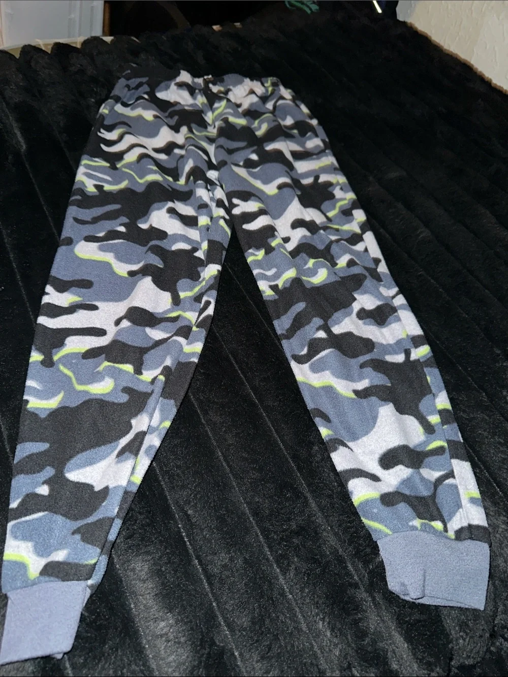Kids Gray & Neon Green Camo Pajama Set - Brand Unspecified